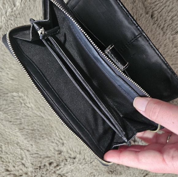 Wallet - Picture 3 of 5